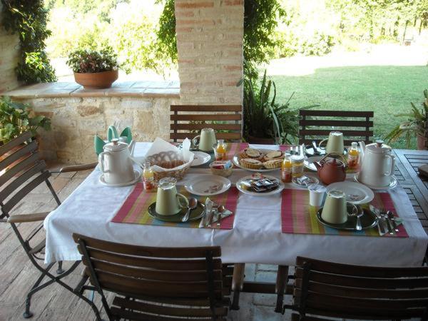 Cascinale La Mimosa Bed and Breakfast Cupramontana Eksteriør billede